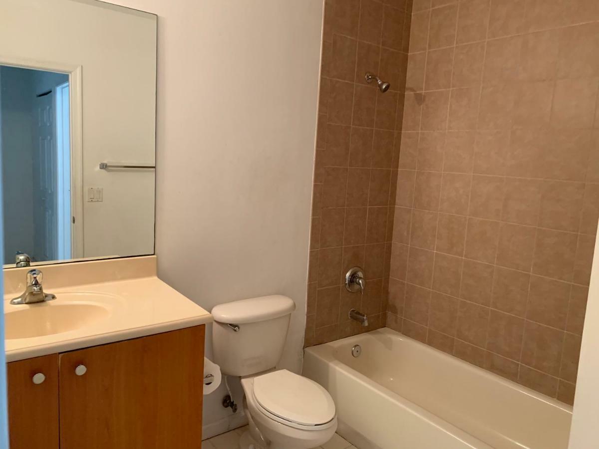 Bedroom Suite In Lauderdale Lakes Townhome Fort Lauderdale Exteriör bild